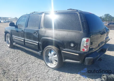 2004 Chevrolet Suburban 1500 Lt z USA, uszkodzony, nr VIN 3GNEC16Z34G272625